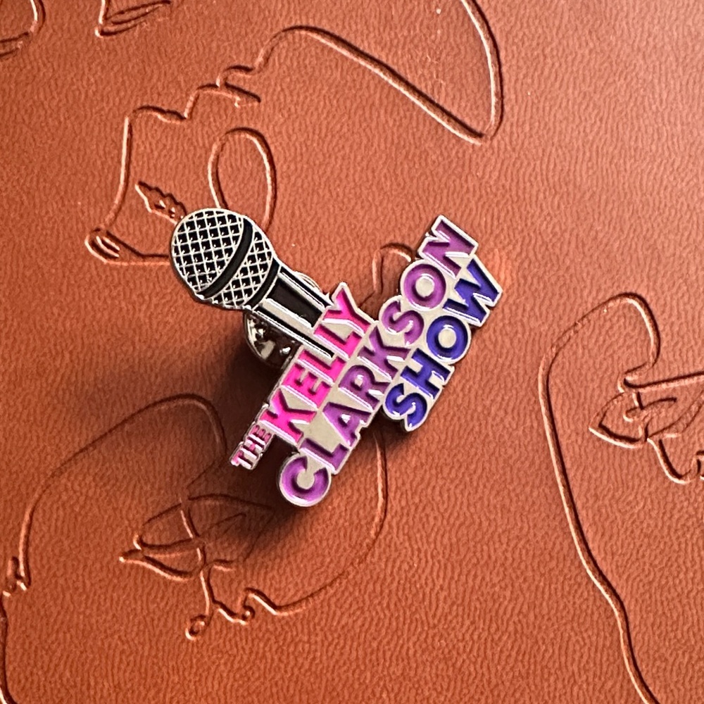 The Kelly Clarkson Show Pin - Picture 2 of 3